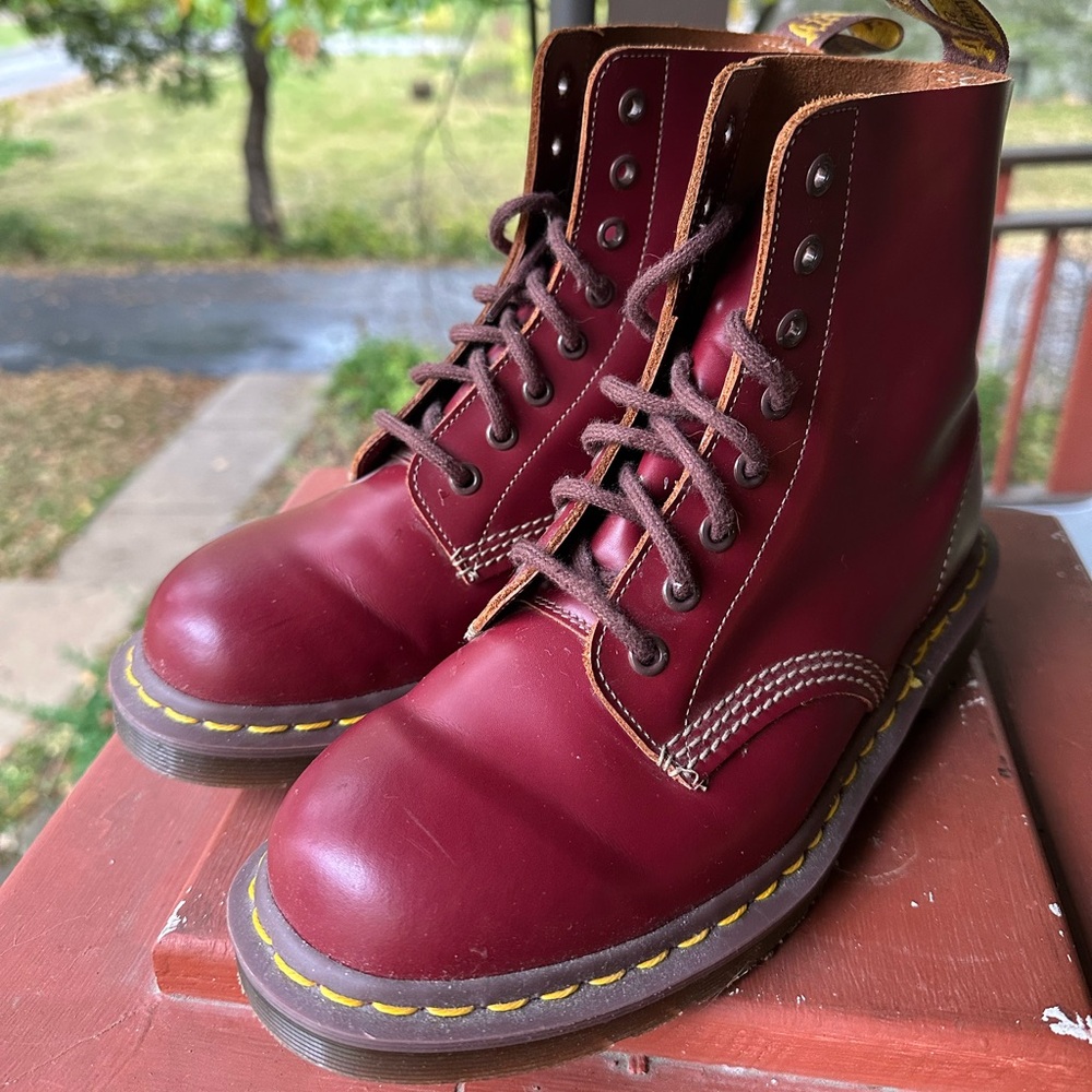 WORN TWICE - Dr Martens Vintage 1460 oxblood boot made in England women 9 men 8